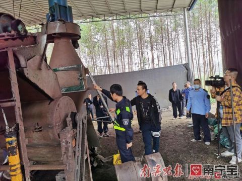 南寧一泥炭土加工廠廢料污染引爭議，執(zhí)法部門稱對作物與土壤無害